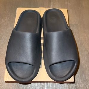 Yeezy Slides Mens 11 Onyx